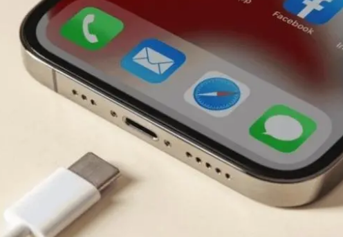 太仓苹果15维修分享iPhone15改USB-C接口后能和安卓用户互借充电器吗 